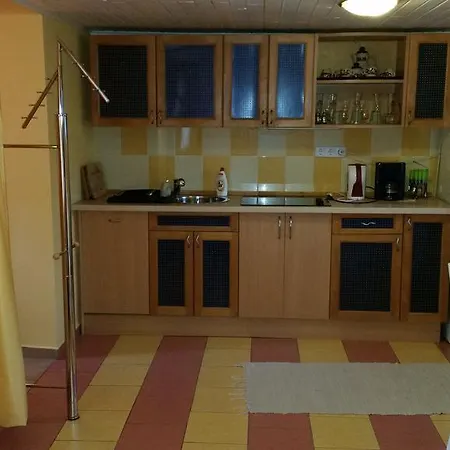Kati Apartman *